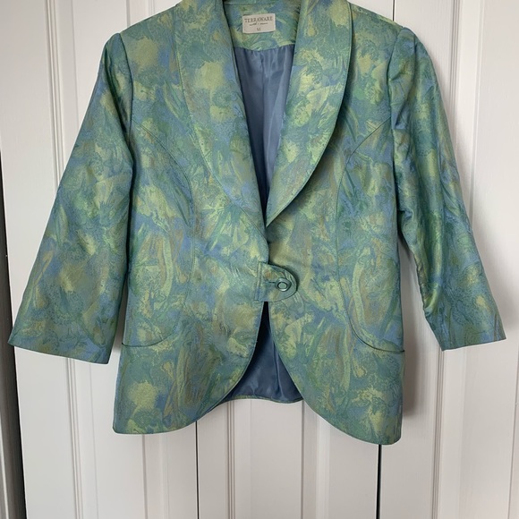 Gorgeous skirt suit. Jacket M skirt L - Picture 2 of 12
